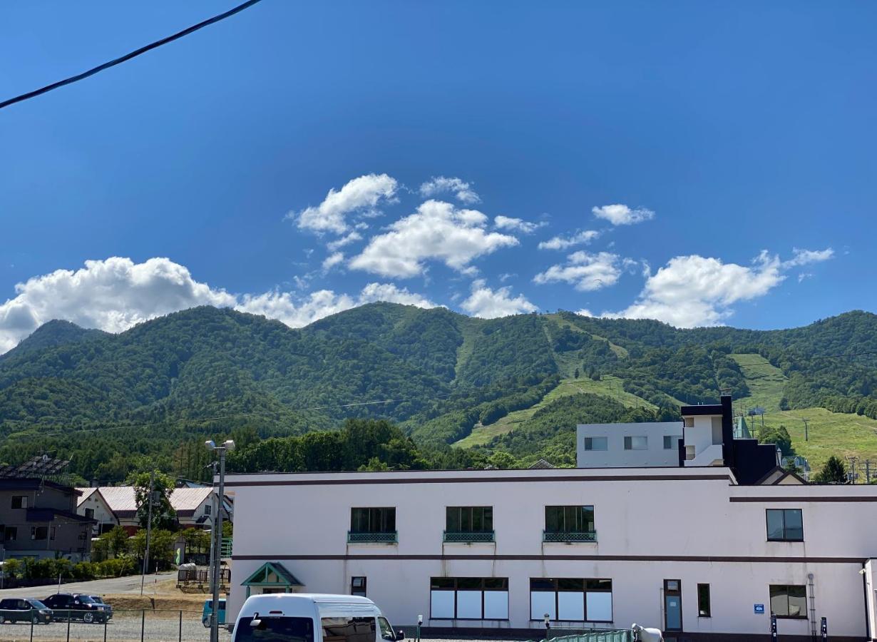 Aoi Apartment Furano Exterior photo